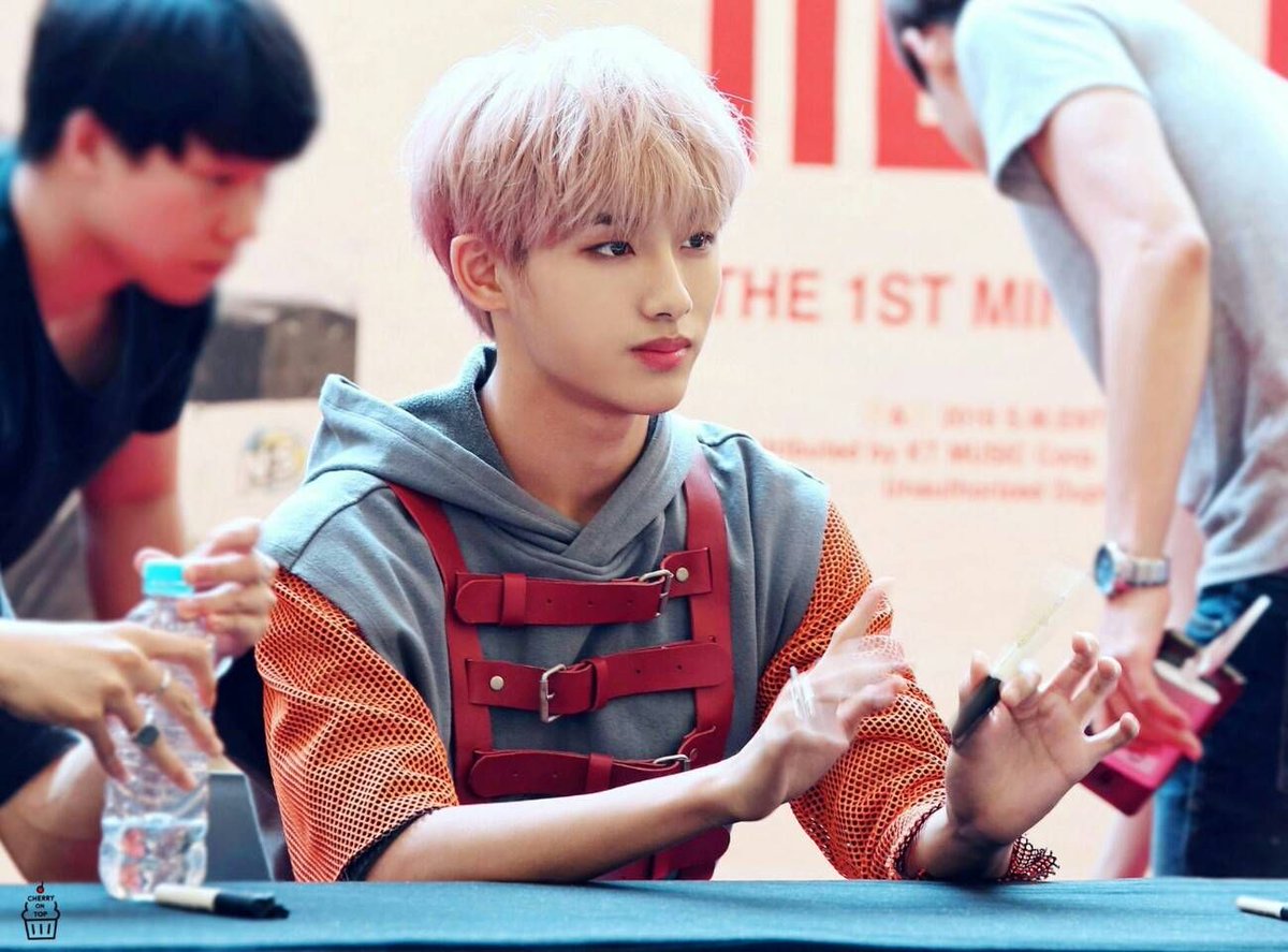 Hourly Winwin☁️ tweet media