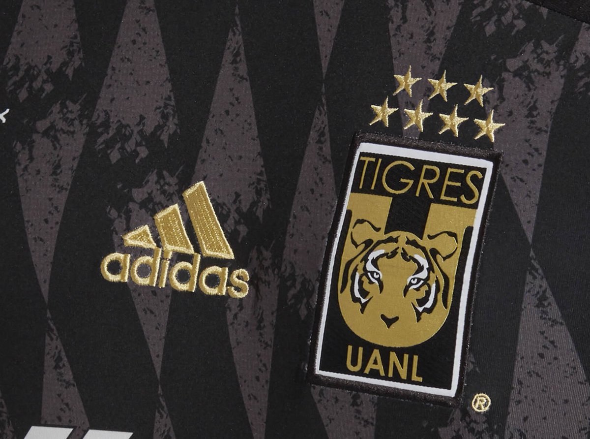 Mariachigama's tweet photo. #VolcánLleno
@TigresOficial
@adidasMX
#EstoEsTigres 
Negro y oro!!! https://t.co/Y7DZmr6bFh