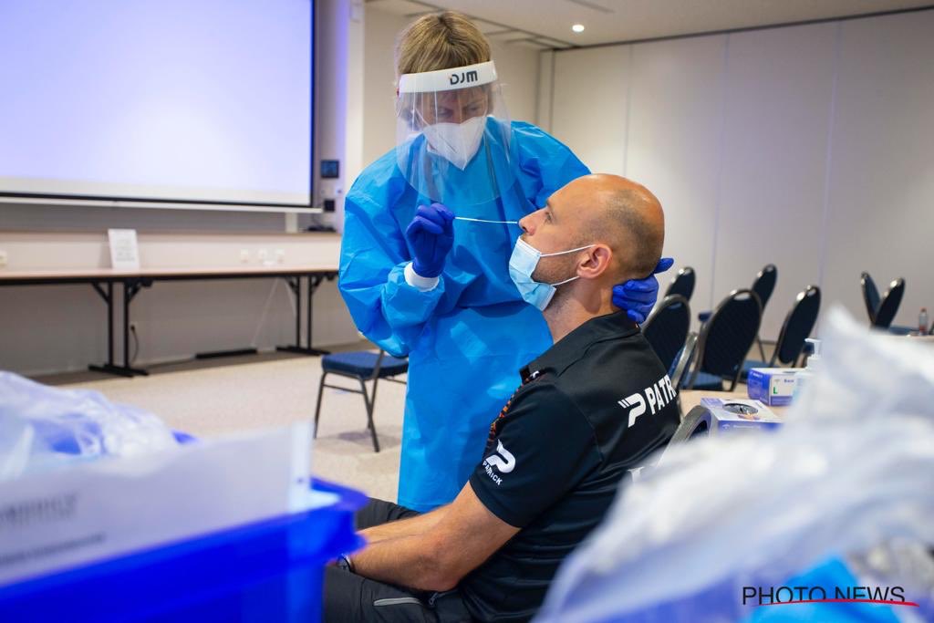 RoyalBelgianFA's tweet photo. Our referees started their training camp with a Covid-19 test and photo shoot 😷 https://t.co/GvWjsfKTgi