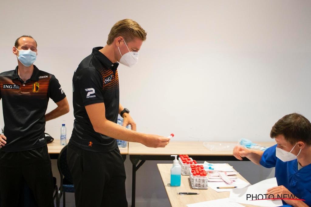 RoyalBelgianFA's tweet photo. Our referees started their training camp with a Covid-19 test and photo shoot 😷 https://t.co/GvWjsfKTgi