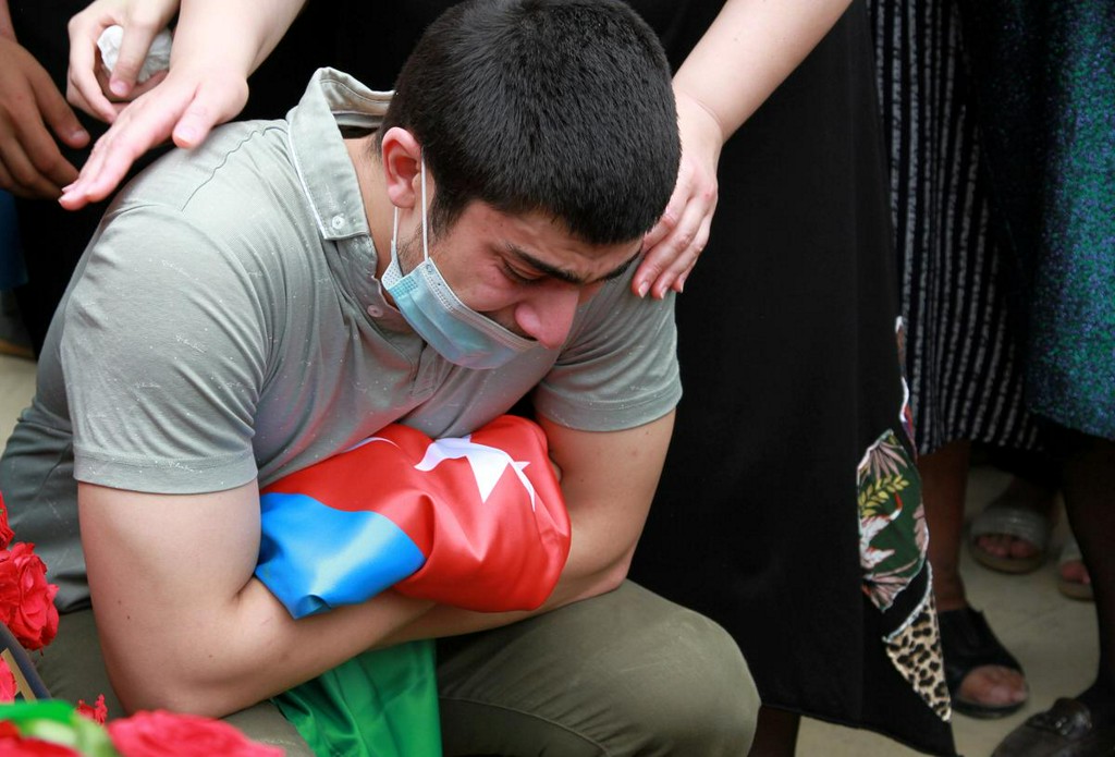 Reuters's tweet image. Death toll rises in Azerbaijan-Armenia border clashes reut.rs/2ZuiheM