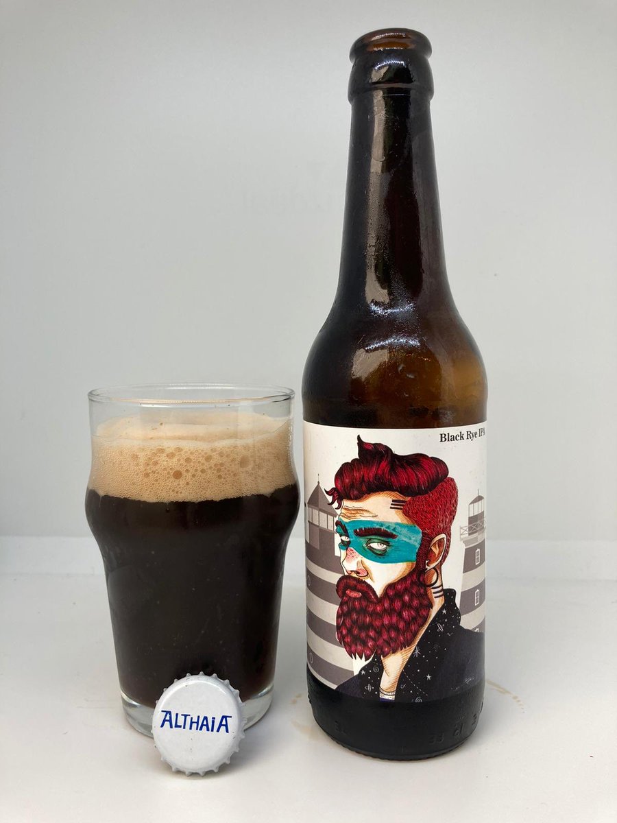 Nueva brewery llegada a La Canalla Gourmet a traves de Be Craft y no me pude resistir a coger unas cuantas referencias para catar.
La primera de las referencias es Mascarat, una Black Rye IPA que me levanto mucho la curiosidad.
