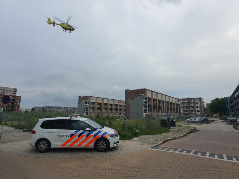 Traumahelikopter landt voor incident Rutgersstraat Gouda -..