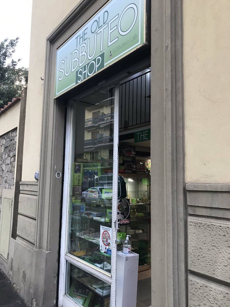 hurleymatthewp's tweet photo. Had a great day today at #subbuteolab Came away with an Ajax, Milan, Sampdoria, Southampton &amp; QPR. Thanks Dani! 😀 #subbuteo https://t.co/qAAi9uPH2E