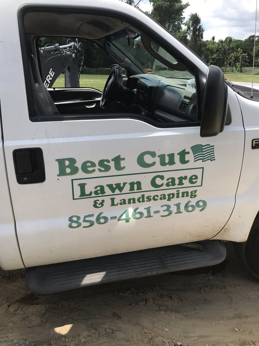 The Class of 2020 will be able to walk over their new inscribed bricks on their way to the field next Friday thanks to Phil and the guys from Best Cut!! Thank you Phil!! #DHSClassof2020
#DHSAlumniWalk