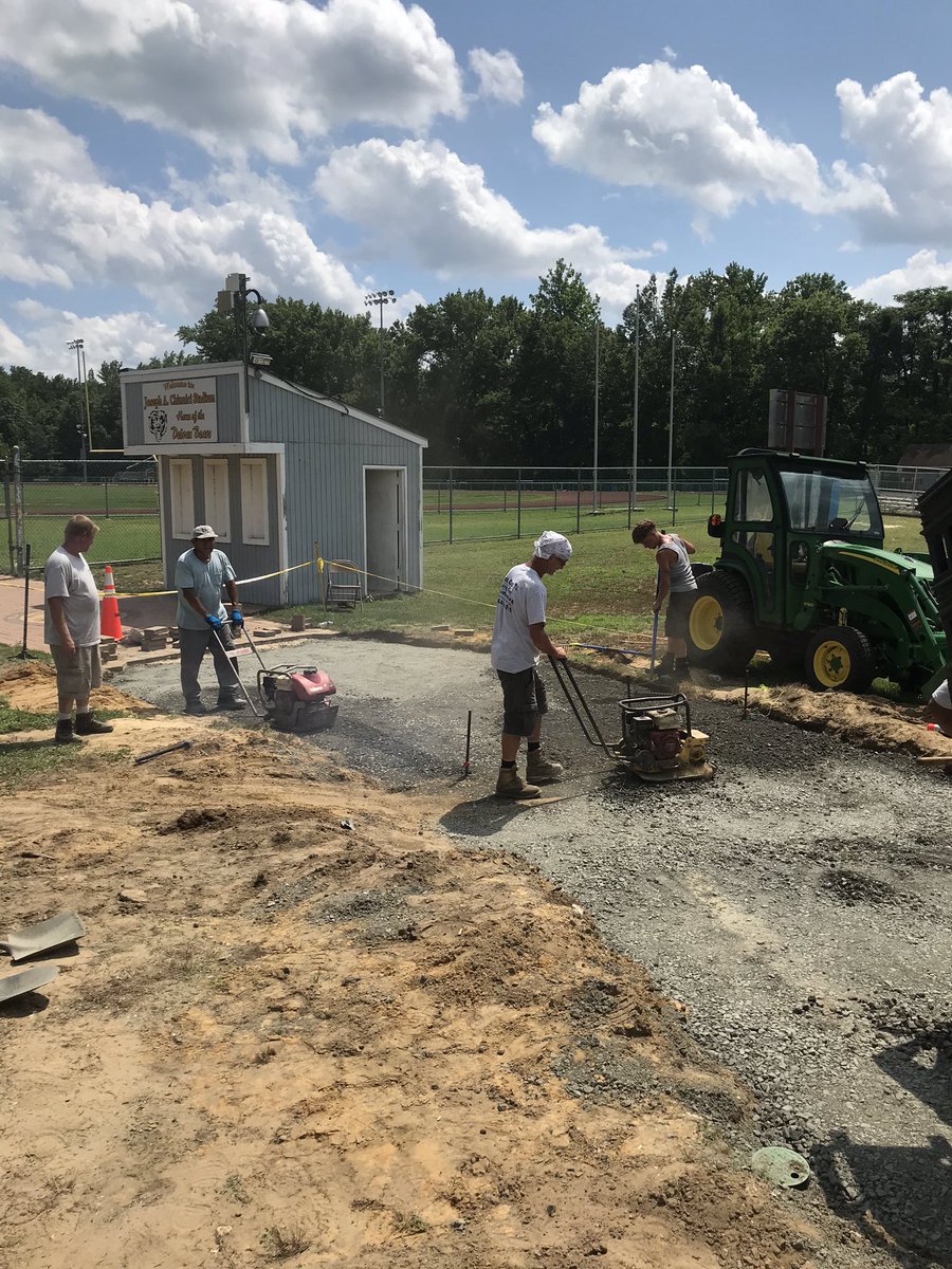 DHSStolarick's tweet photo. The Class of 2020 will be able to walk over their new inscribed bricks on their way to the field next Friday thanks to Phil and the guys from Best Cut!! Thank you Phil!! #DHSClassof2020
#DHSAlumniWalk https://t.co/iiX4rziXQk