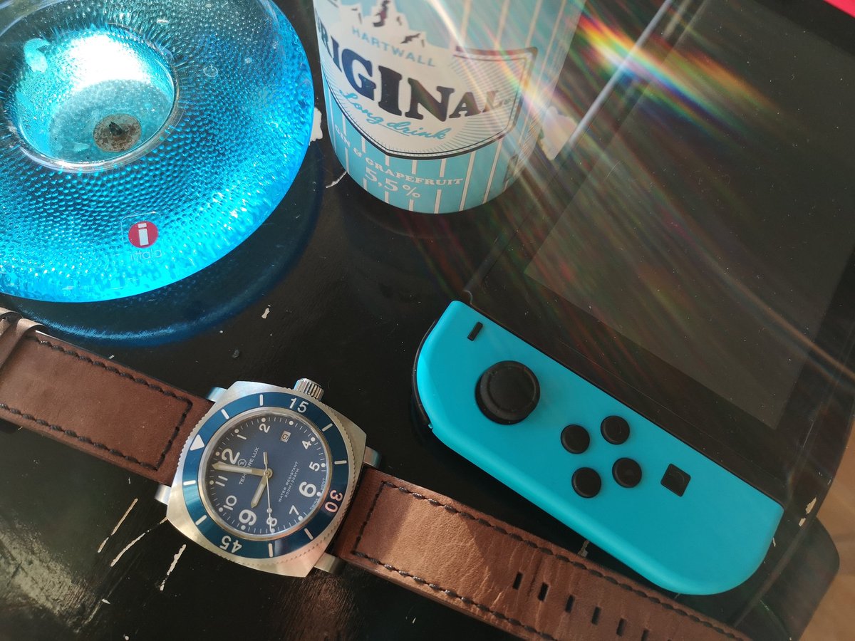 abcxyz_jp's tweet photo. Blue Wednesday. 💙
#TemporeLux #diverswatch #nintendo #switch #hartwall #lonkero #iittala #blue #wednesday #ダイバーズウォッチ #ニンテンドー #スイッチ #イッタラ #ロンケロ #カクテル #青 #水曜日 https://t.co/2DbMdhhtRb