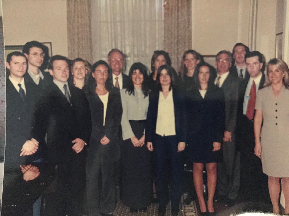 FulbrightUY's tweet photo. La semana que viene se cumplen 60 años de la firma del Acuerdo bilateral que originó los intercambios de 🇺🇾 y 🇺🇸 con becas Fulbright.
Queremos empezar a celebrar antes. Los invitamos a compartir sus momentos Fulbright, con #FulbrightUY60 #SoyFulbright #StateAlumni #AlumniUruguay https://t.co/vcgI9eQOve
