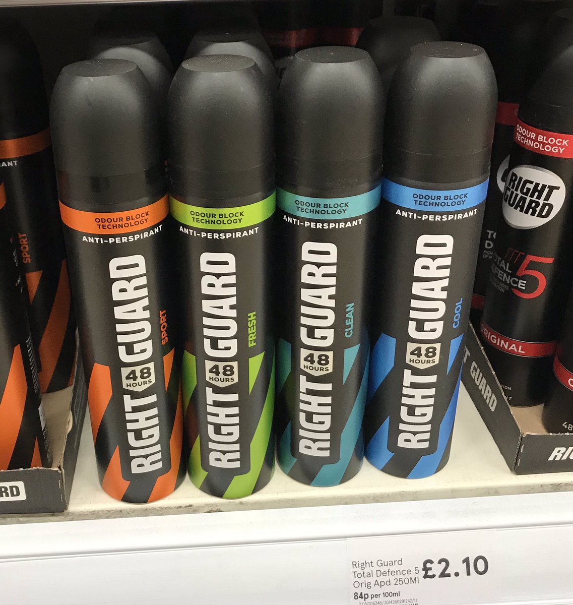 All_Things_New_'s tweet image. New look Right Guard! 💪🏼 At Tesco @RightGuardUK #rightguard #deodrant #wellthisisnew
