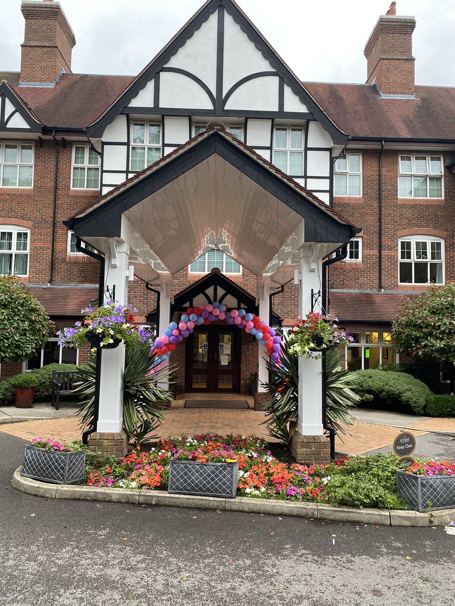hollandamanda28's tweet photo. Today 
We laughed , 
We cried,
We remembered,
We celebrated,
We are one team standing residents and team members together  !  
We are not just a care home
We are so much more 
Today 
We wrote the ending to our book
Tomorrow....
we begin our new story 

#SunriseofHaleBarns https://t.co/AKHQmAh2Bv