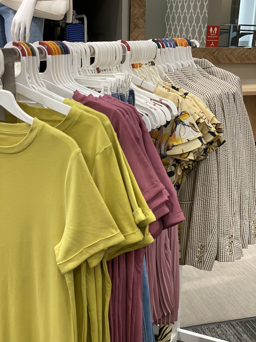 BryanJGTarget's tweet image. We needed something fun and exciting here at #T0069 so we’re taking advantage of the fitting rooms being closed and adding this #TrendMoment!

#ANewDay and #UniversalThread outfitting has never looked BETTER!

☀️🌸🌼🎯

#WorkSomewhereYouLove #Target #StyleMoments #HappySummer
