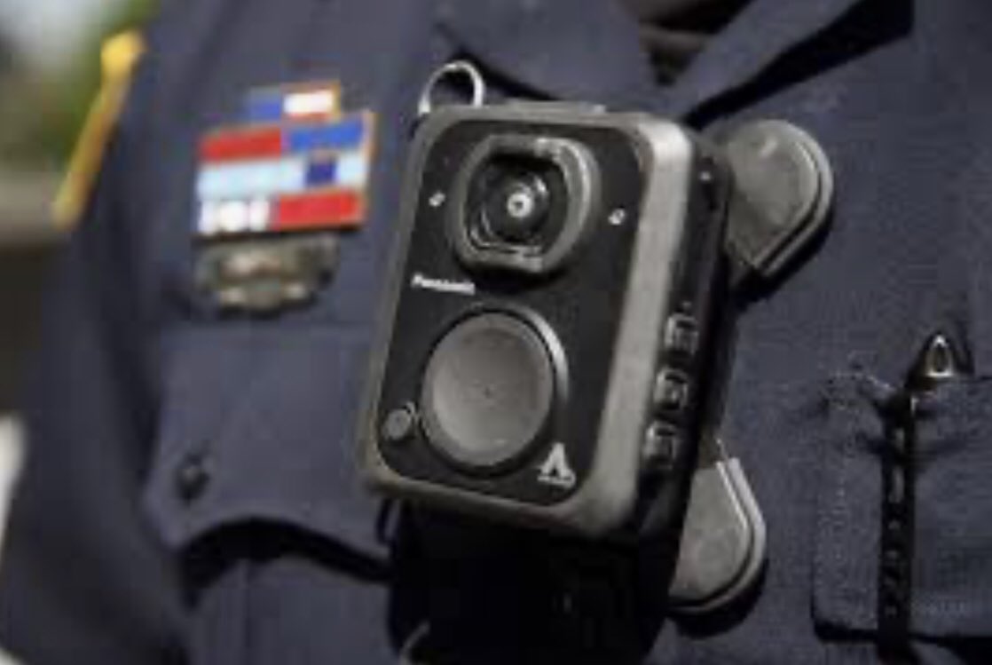 PalmSpringsPOA's tweet photo. PSPOA and the Palm Springs City Council came to an agreement on a body worn camera policy back on June 4th, 2019.  POA members were excited to hear that funding has now been approved for the cameras &amp; anxiously await the start of the program.  #pspd #palmspringscitycouncil #pspoa https://t.co/YzL2Pd6HFd