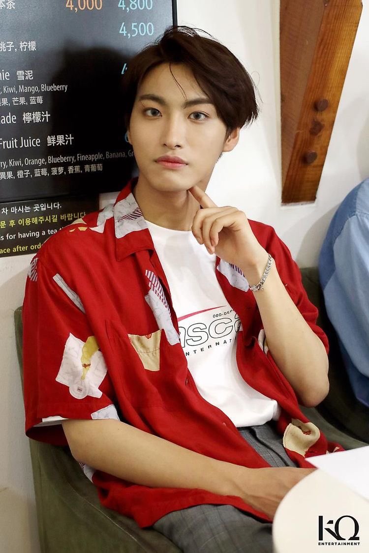 park seonghwa as your college boyfriend; a thread
