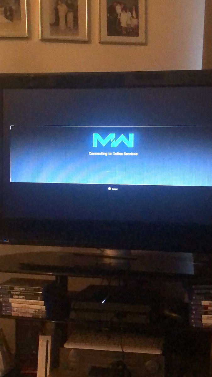DopeAsFxckCee's tweet photo. @ATVIAssist please sort this out this has been stuck like this for about an hour now I’ve restarted game multiple time’s and the ps4 multiple times https://t.co/UkXteSiBln