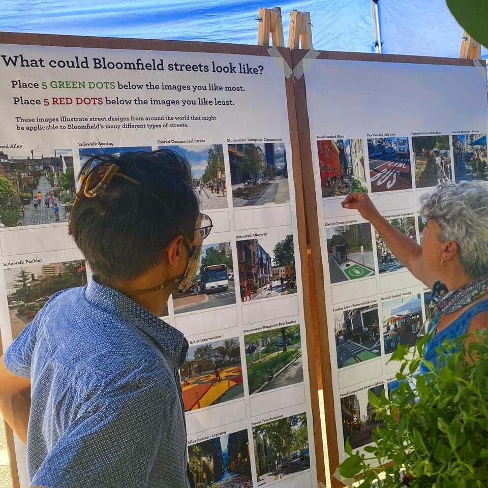 StudiofSP's tweet photo. We are in Bloomfield helping @BloomfieldPGH Bloomfield Development Corporation create neighborhood mobility principles. Come share your ideas!  Here till 6pm in front of Linra Verde Green Market on Liberty! https://t.co/wixSS1ZcJr