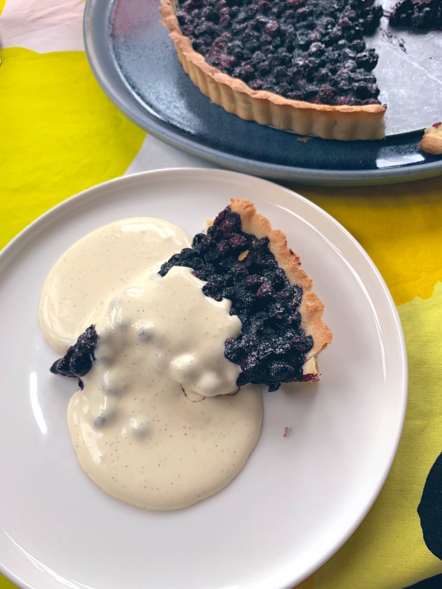 ChefJennyWarner's tweet photo. Bilberry pie 😋 #bilberry #blåbär #pie #yummy https://t.co/uM5AXTLHaF