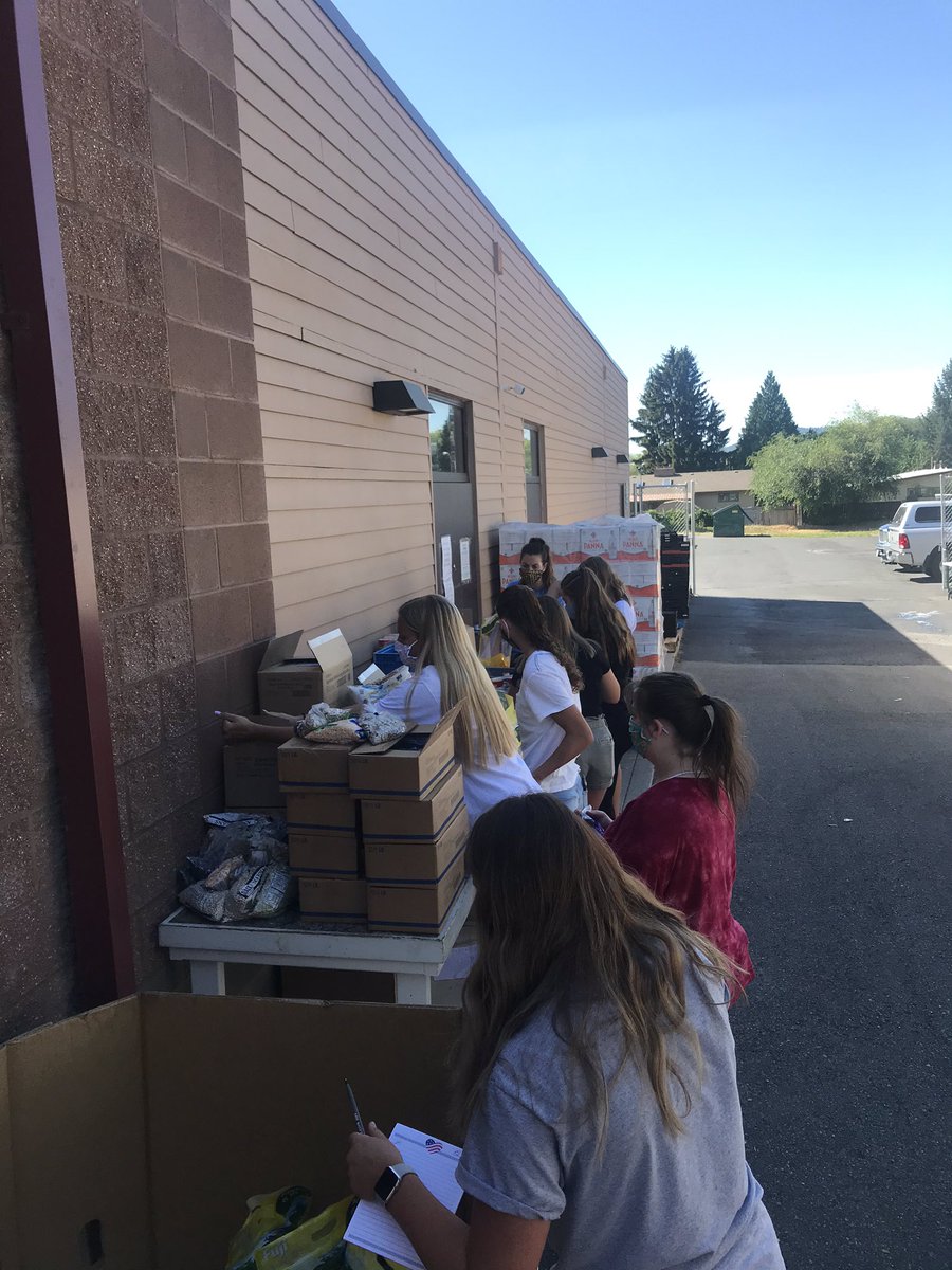 cvbearsvball1's tweet photo. Awesome morning assisting Spokane Valley partners do amazing things in our community!! Thank you!! https://t.co/KV1UF1f1NR