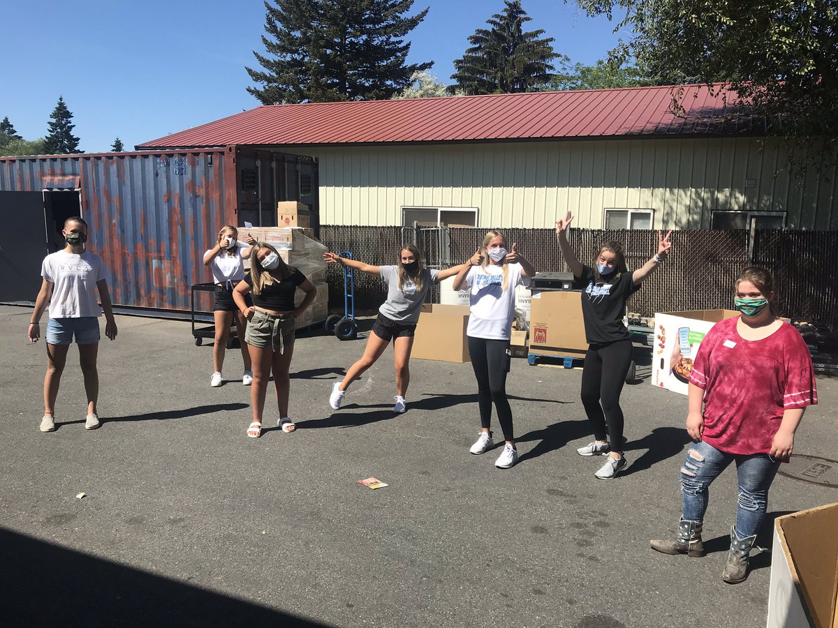 cvbearsvball1's tweet photo. Awesome morning assisting Spokane Valley partners do amazing things in our community!! Thank you!! https://t.co/KV1UF1f1NR