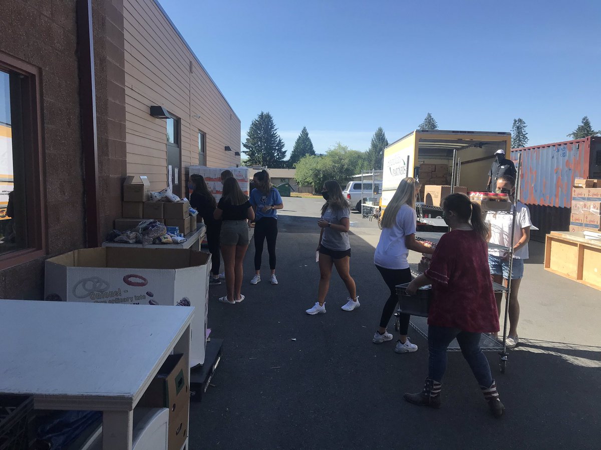 cvbearsvball1's tweet photo. Awesome morning assisting Spokane Valley partners do amazing things in our community!! Thank you!! https://t.co/KV1UF1f1NR