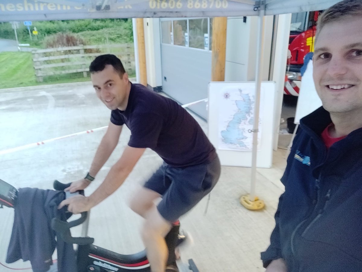 The On-Call have now reached their first Fire Station of the night @Morcambefire, nice to see you @morcambefire! 1 down 3 to go plus our own <a href="/RuncornFS/">Runcorn Fire Station</a> &amp; <a href="/WidnesFS/">Widnes Fire Station</a> Stations. Please keep donating, beeping and get us over that line at 8am! 👏🏻orlo.uk/BtwBf