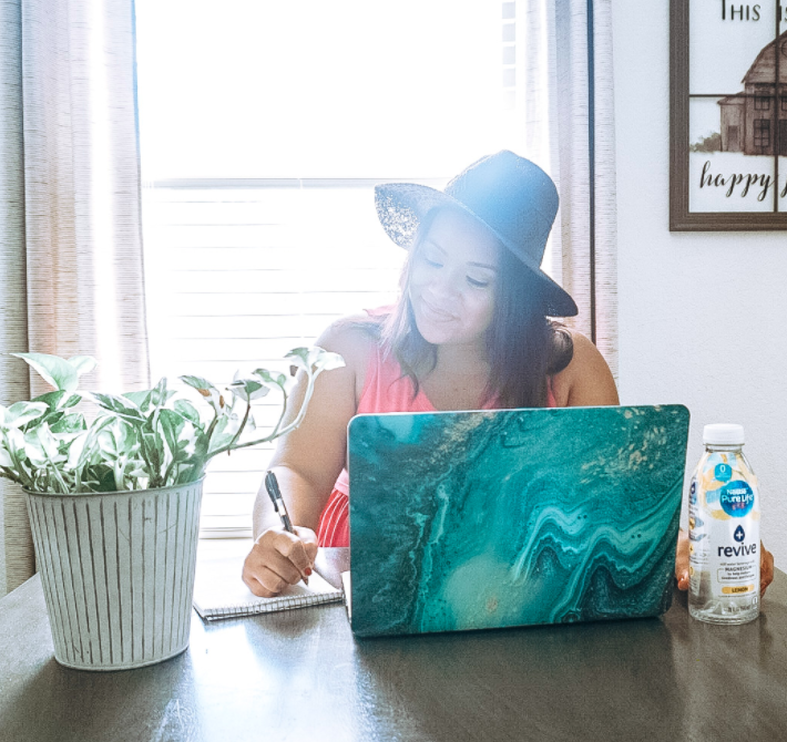 CrystalMendez08's tweet photo. #Ad Make your hydration a top priority with Nestlé Pure Life+. Each flavor offers a different mineral to aid in normal body function during my busy days. Check them out next time you shop online at @Walmart! @NestlePureLife #SipSipHooray #WaterWithPerks 

https://t.co/4zVwEEPIgR https://t.co/mAnSapqq4i