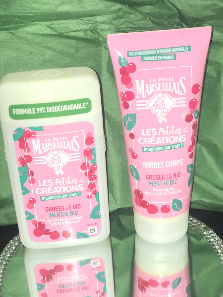 testeuseelodie's tweet photo. Bonjour à tous 
Enfin reçu @lepetitmarseillais 
 Le Gel Douche et Sorbet Corps groseille bio avec des échantillons et des bons de réductions #sorbetcorps  #geldouche  #lepetitmarseillais https://t.co/d7CSnZLBcW