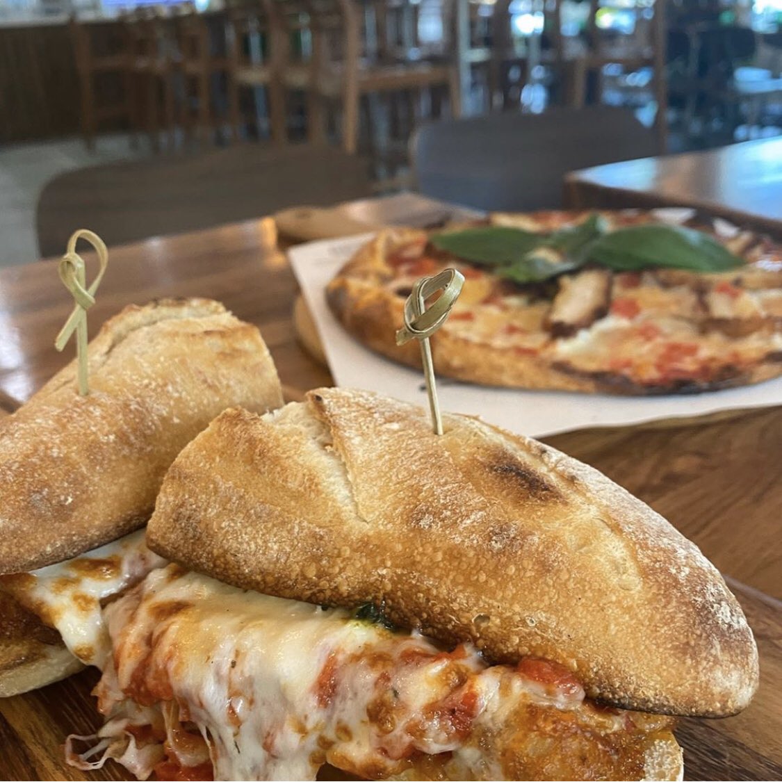 FlashBoca's tweet image. People are very happy with the new addition to our menu!!! CHICKEN PARM PIZZA and SANDWICH!!  
#bocaraton #westboca #freshproduce #bakedwings #chickemparm #foodporn #bocapizza #pizzabeer