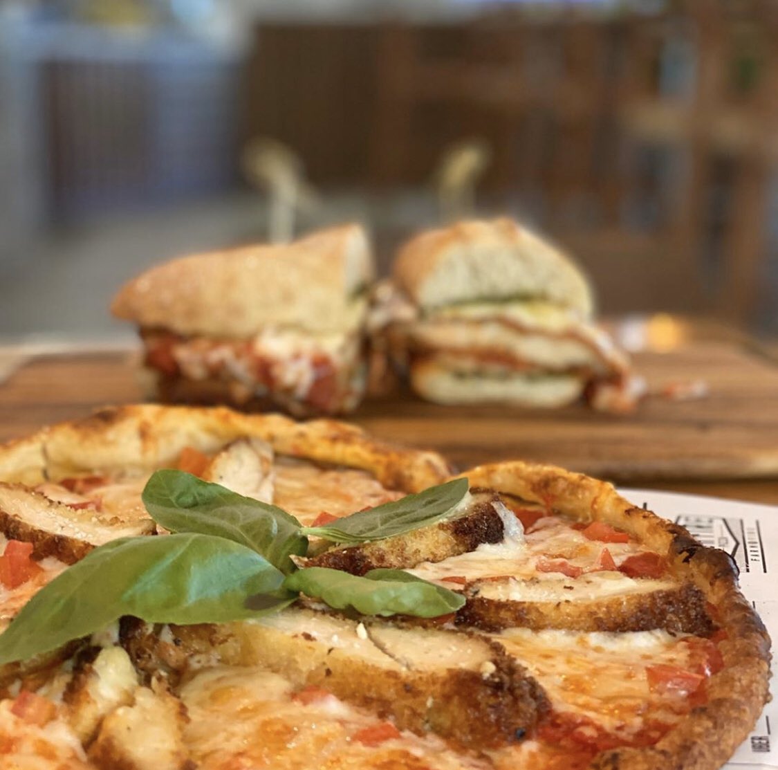 FlashBoca's tweet image. People are very happy with the new addition to our menu!!! CHICKEN PARM PIZZA and SANDWICH!!  
#bocaraton #westboca #freshproduce #bakedwings #chickemparm #foodporn #bocapizza #pizzabeer