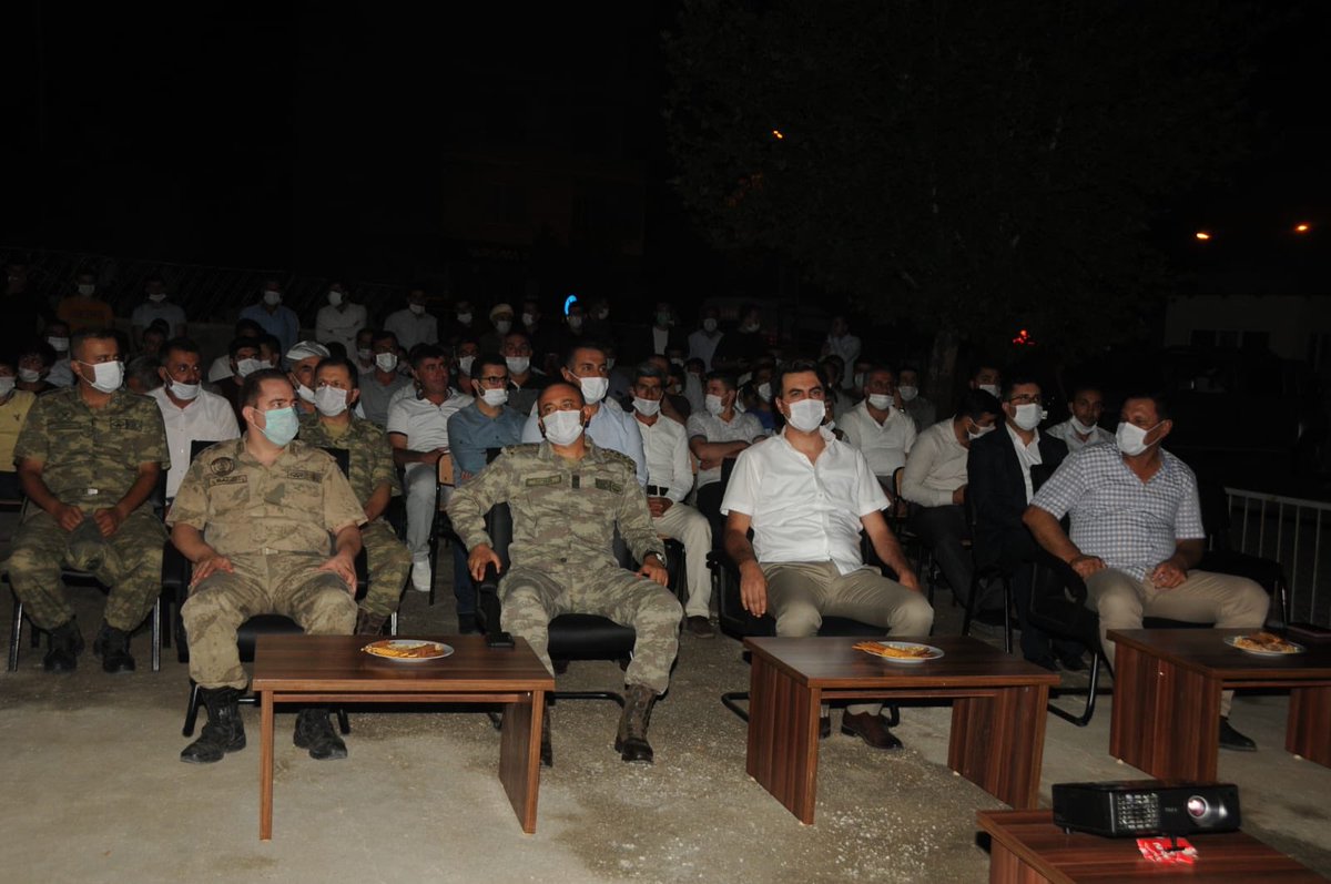 İlçemizde düzenlenen  "15 Temmuz Demokrasi ve Millî Birlik Günü" programına katılan protokol üyeleri ve vatandaşlarımız ile birlikte demokrasi nöbetindeyiz.