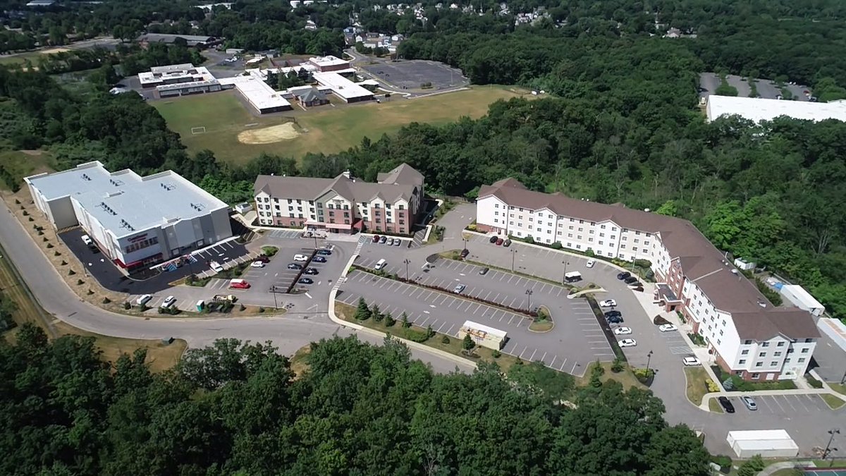 Eleven18Arch's tweet photo. ELEVEN18 Would like to wish Jay Adams a happy congratulations on the Dover, NJ completion of CubeSmart! As always, we enjoy working alongside Structure Development! 😊
#dover #newjersey #cubesmart #eleven18 #architecture #structuredevelopment #orlando #fl https://t.co/4WbQAXA4ZS