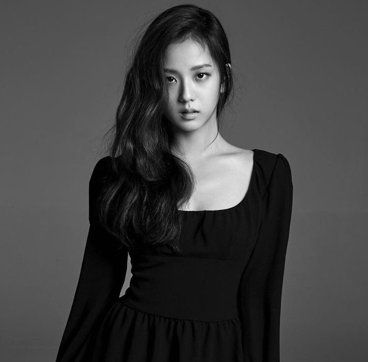 jisoosjpg's tweet photo. baddas kim jisoo🖤 https://t.co/ohd4KR0oQL