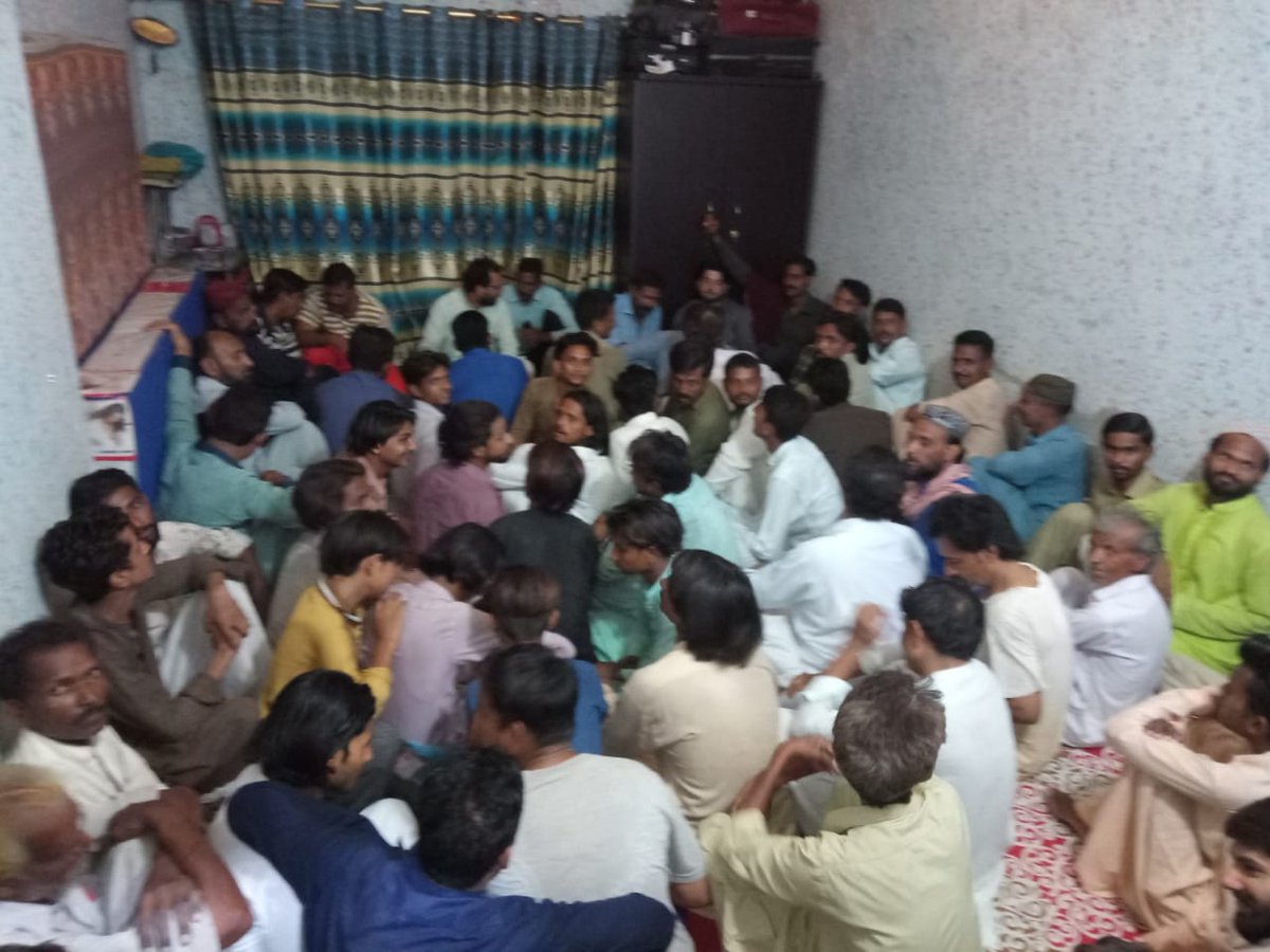 HamzaAli316's tweet photo. تنظیم(ایم کیو ایم پاکستان)بحالی کمیٹی ٹاوُن حالی روڈ سیکٹرFڈسٹرکٹ حیدرآباد یوسی85گلشن حالی بہادر آباد کےموجودہ ذمہ داران و ساتھیوں کی وسیم حسین بھائی شہزاد قریشی بھائی و اراکین ڈسٹرکٹ کمیٹی سےملاقات بہادر آباد کو چھوڑکرنظریہ کےقافلےمیں فاروق ستار بھائی کےساتھ شامل ہو گئے
@DFSMQM https://t.co/jnKEfalQK9