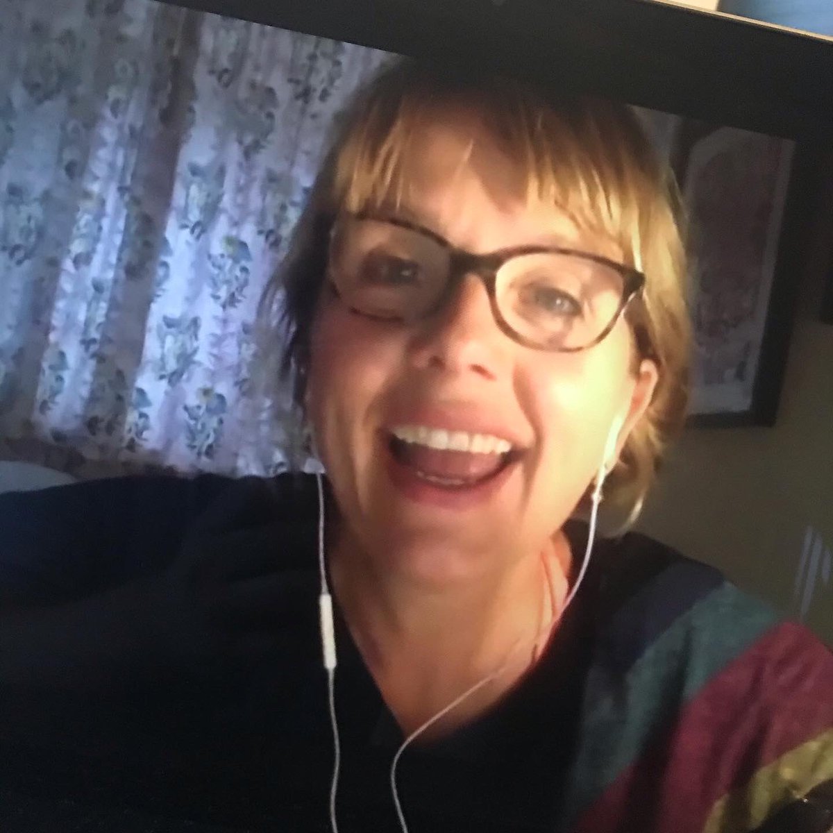 mrnickharris's tweet image. Superb mid-week stand-up live and direct to my house! 👏 @AhirShah @Isysuttie @KerryAGodliman @Halcruttenden @JamesGillComedy @alwaysbecomedy #abc #standup #live #zoom