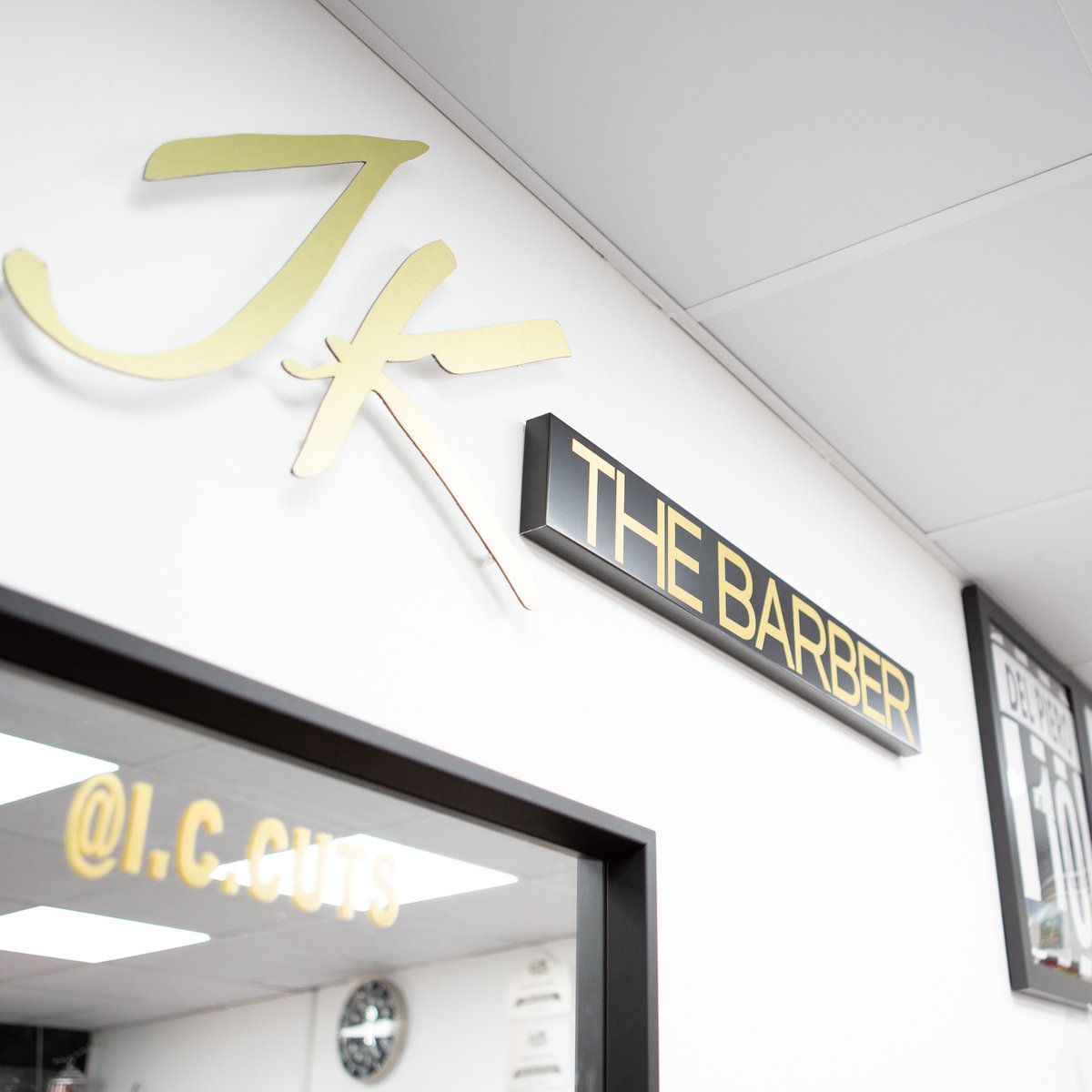 Where the magic happens⚡

Appointments are filling up fast this week so get on the website or download the app to secure your slot✂️
Today's Beard Fact: On average, a man’s beard will grow 5.5 inches per year.

You're welcome🤓