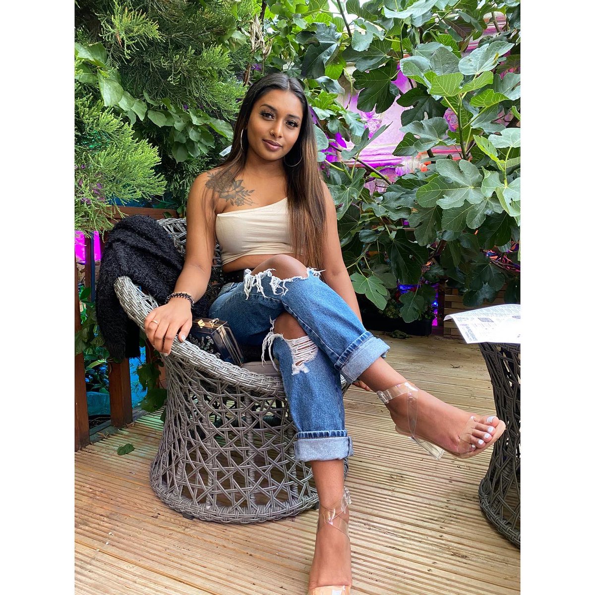 abiishaa__'s tweet photo. got quite excited to finally go out🥳 https://t.co/0spauKggfq