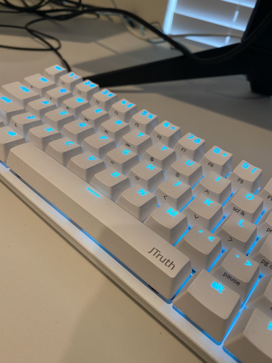 JTruthFN's tweet image. Massive W. Huge thank you to @Razer and the goat @seeson for this work of art.