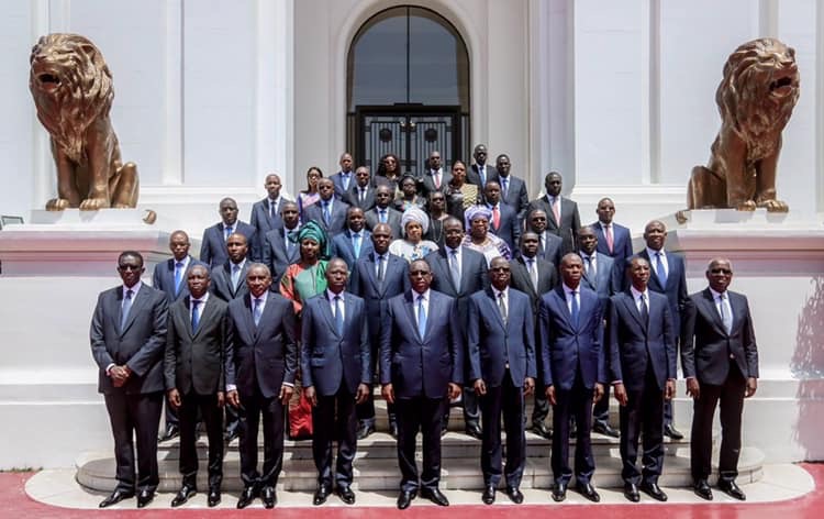 seck61900's tweet photo. Le Chef de l’Etat, à l’entame de sa communication, a rappelé à tous les membres du Gouvernement, l’impératif de procéder, avant fin août 2020, à leurs déclarations de patrimoine auprès de l’OFNAC. Il a, par ailleurs, informé le Conseil avoir reçu, lors d’une cérémonie solennelle https://t.co/5LReghThUJ