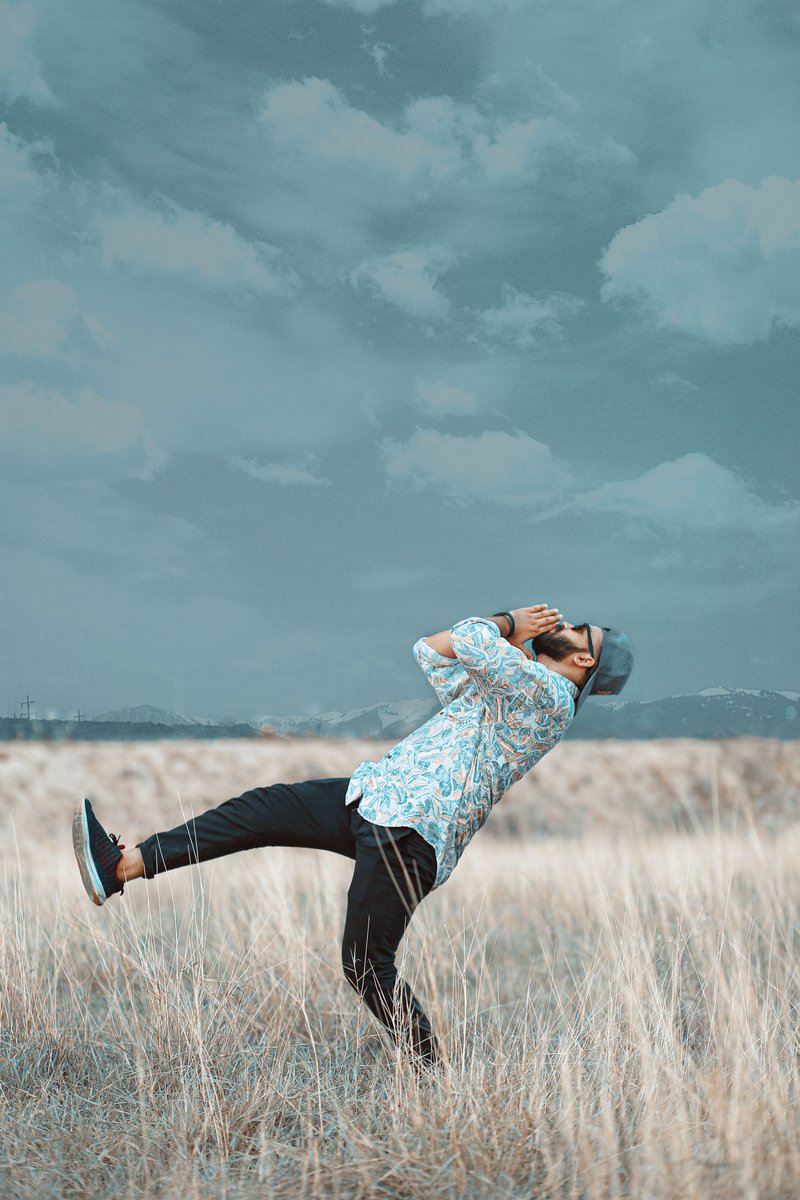 doctor_photo's tweet photo. An art isn't made out of intention. You start, you deviate, you take a strange path, you feel lost, you feel incompetent, you find a reason, you survive, your art becomes alive.
.
. https://t.co/FlNGQPahpu