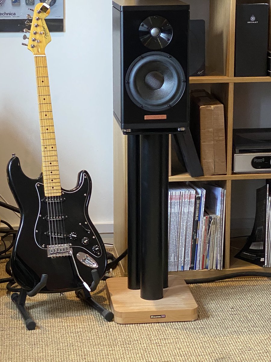 Midlandaudiox's tweet photo. @magico_llc #A1 @absolute_sounds #distribution #raynespark are now at @midlandaudiox ##belbroughton #worcestershire #madeinthe #alonwolfe a stunning and serious mini monitor https://t.co/A32aF1UDMa