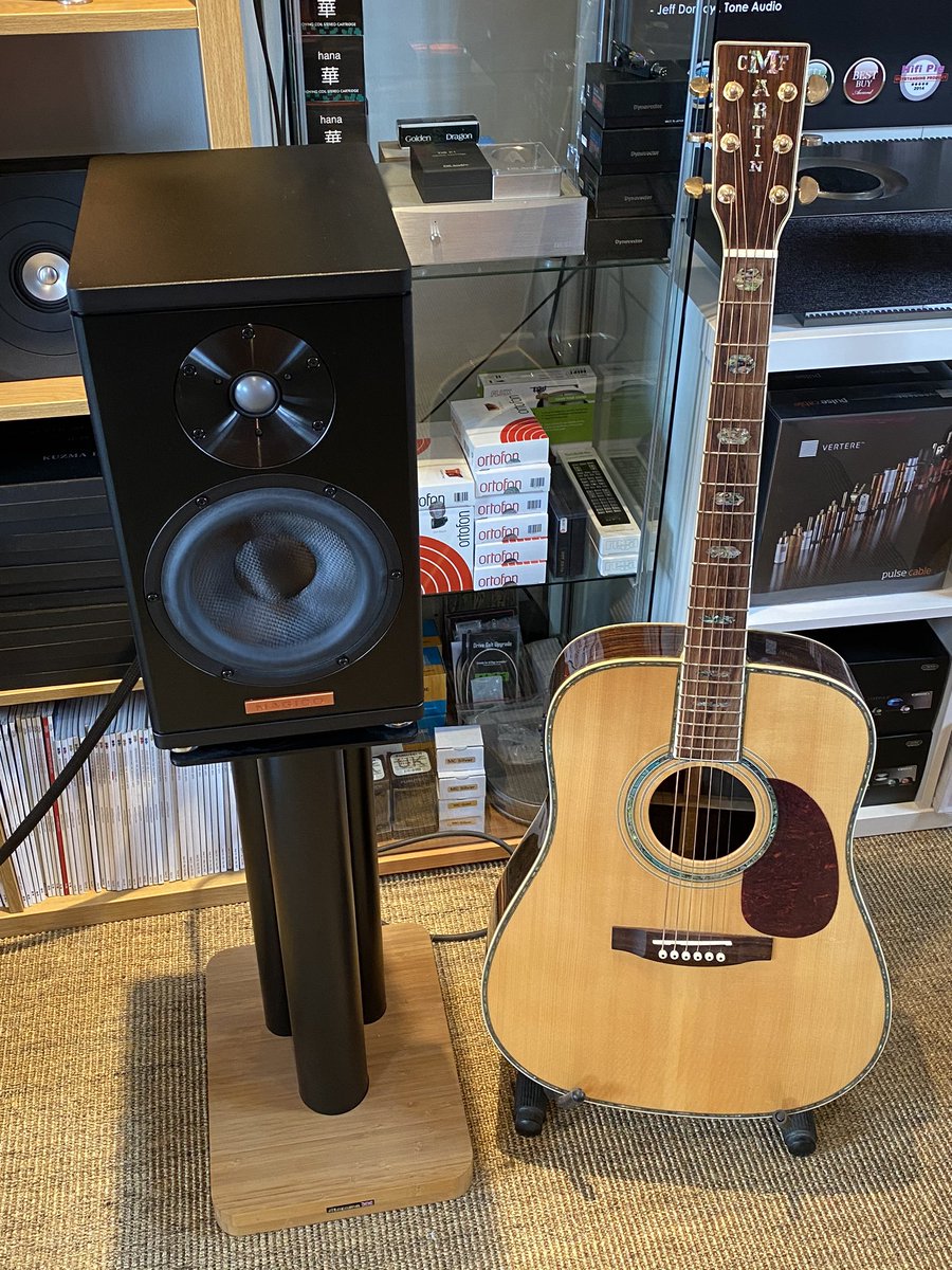 Midlandaudiox's tweet photo. @magico_llc #A1 @absolute_sounds #distribution #raynespark are now at @midlandaudiox ##belbroughton #worcestershire #madeinthe #alonwolfe a stunning and serious mini monitor https://t.co/A32aF1UDMa
