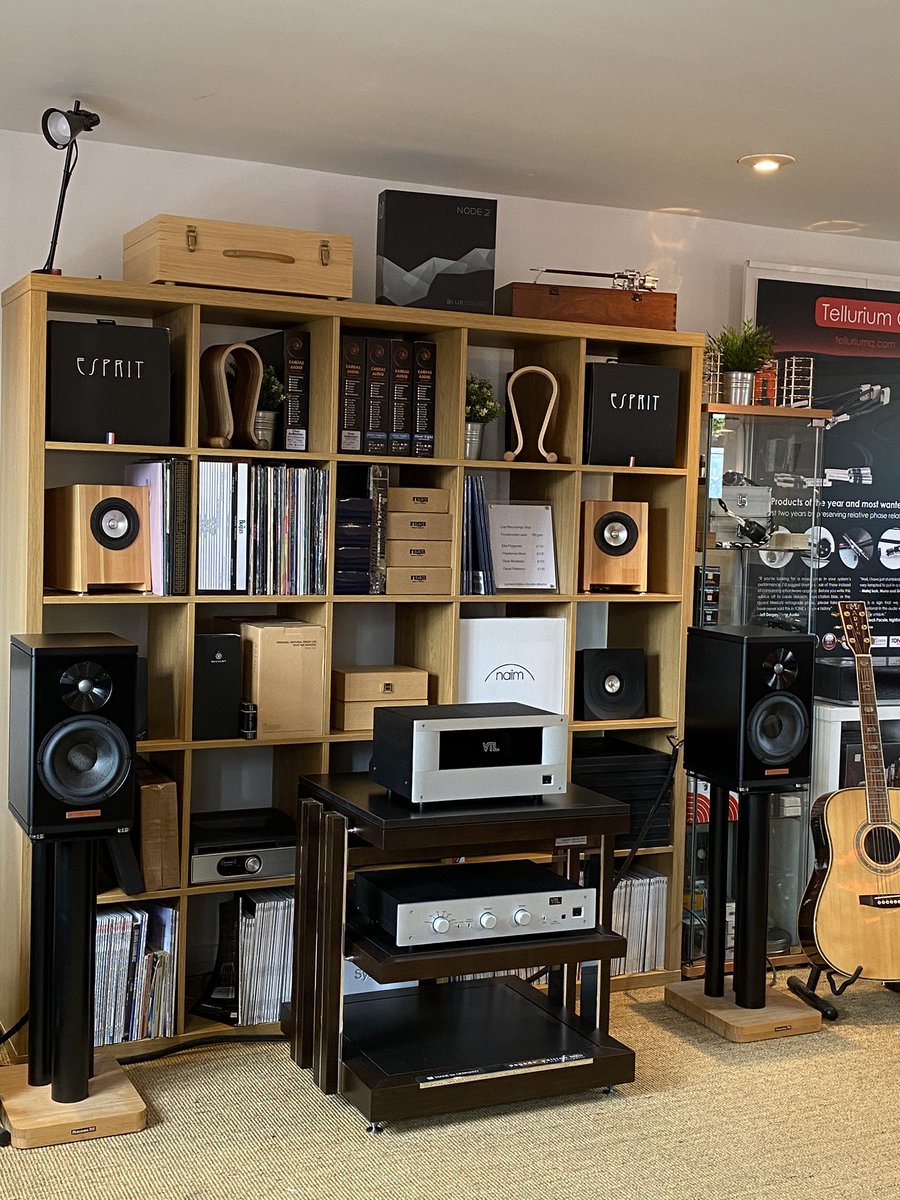 Midlandaudiox's tweet photo. @magico_llc #A1 @absolute_sounds #distribution #raynespark are now at @midlandaudiox ##belbroughton #worcestershire #madeinthe #alonwolfe a stunning and serious mini monitor https://t.co/A32aF1UDMa