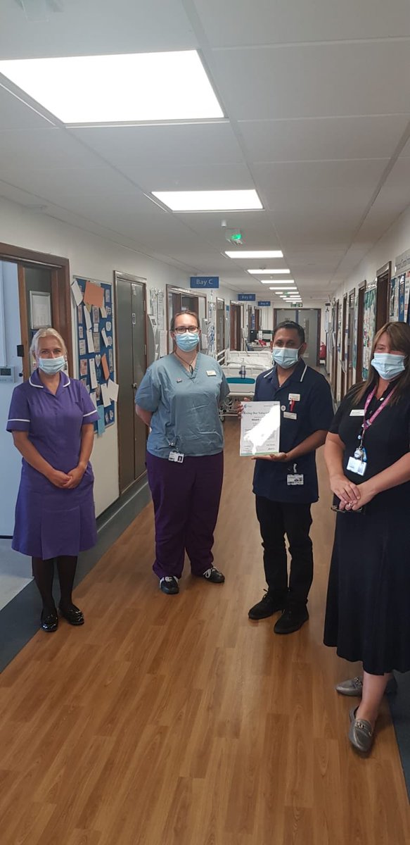 MedcardDivision's tweet photo. Pleased to be giving Khalil from #teamrenal his #valuesaward. This is the second award that we have given him this year. #livingourvalues. Thank you Khalil @StGeorgesTrust @hellojohunter @mandy_woodley @JaneEvans77 @marlenejj123 https://t.co/hxoGI5iEv6