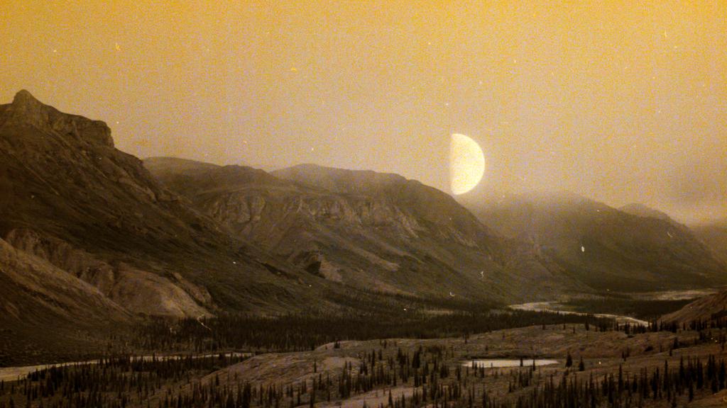 jwleder's tweet photo. How I see Alaska in my dreams https://t.co/maUbJtrFro
