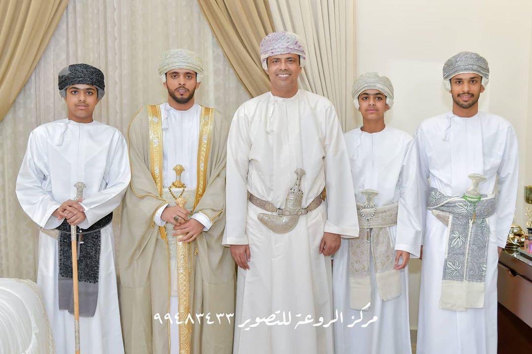 alrawas775's tweet photo. الف مبروك (خالد)اخوي زواج الدهر ان شاءالله صوره تجعمني انا والدي اخواني فيصل وسعيد@basalmr @saidbasil135 @falrawas6 https://t.co/LKLGzExqFn