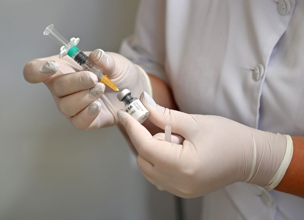 Conspiracy theories have already led to anti-vaxxers refusing to get shots against measles, compromising herd immunity and causing new outbreaks.The same could happen with a coronavirus vaccine  http://trib.al/vKDf39c 
