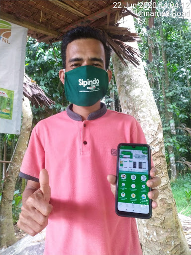 IccoUsa's tweet photo. ICCO is implementing several projects in Asia in which we make agricultural #data available for farmers via apps. Now, these apps can be used to raise awareness on #COVID-19, to provide online consultation and to facilitate an online marketplace. https://t.co/acYJpkXbaU https://t.co/906NOQxray
