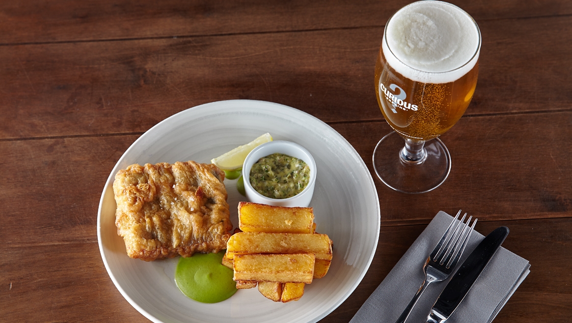CuriousBrewery's tweet photo. Whether you're venturing out to your local pub, restaurant, or staying in with a take away our Curious Brew lager goes perfectly with classic fish and chips. Cheers to your mid-week treat! 🍻
🛒https://t.co/3LZ2IfFXpc
-
#curiousbrewery #curiousbrew #beers #lager #fishandchips https://t.co/9htQJ1UhJt