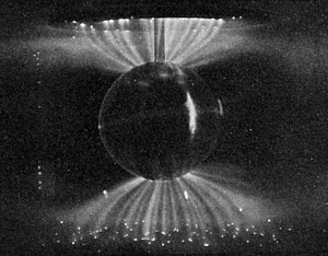 4/ We're taught that the Earth's core behaves like a dynamo.However, no attention is given to the huge energies received by all of our system's planets from the sun via Birkeland plasma currents, which can induce planetary Aurora at BOTH magnetic poles.Hmmm....