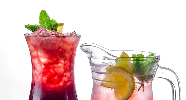 BadFoodRecall's tweet photo. H-E-B is recalling gallon-size containers of Hill Country Fare Pink Lemonade, Citrus Punch, Fruit Drink and Grape Drink because of undeclared milk. Find out more details about these recalled products at @US_FDA : https://t.co/HXyKvNgkqP. https://t.co/qABTYCtVAq