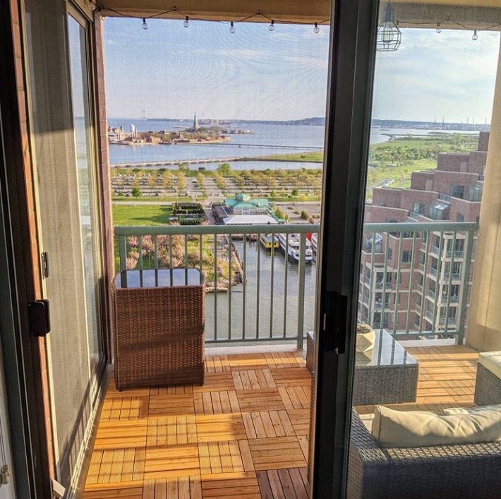 EquityRes's tweet photo. Paradise found. We love to see how our residents set up their own outdoor oases ☀️ Show us yours by tagging #LiveRemarkably https://t.co/BiAMsLJyFs